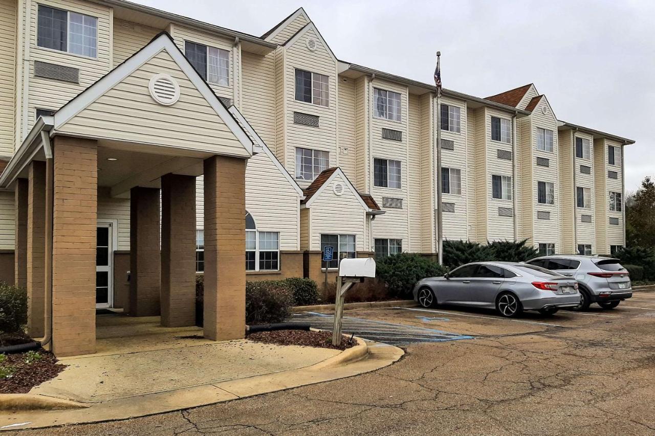 Starkville Inn & Suites Exterior photo
